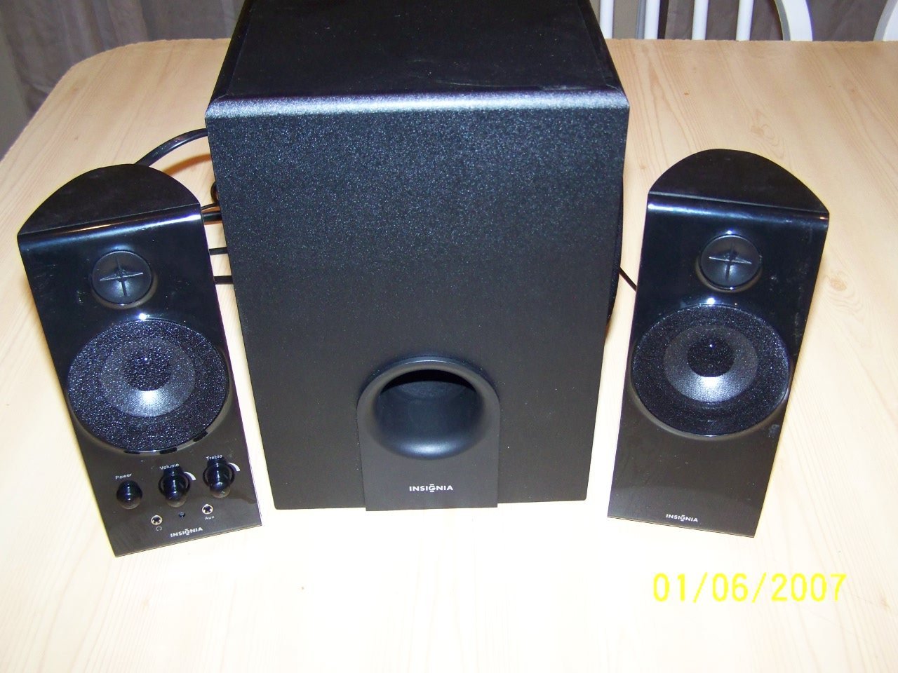 insignia powered computer speakers with subwoofer