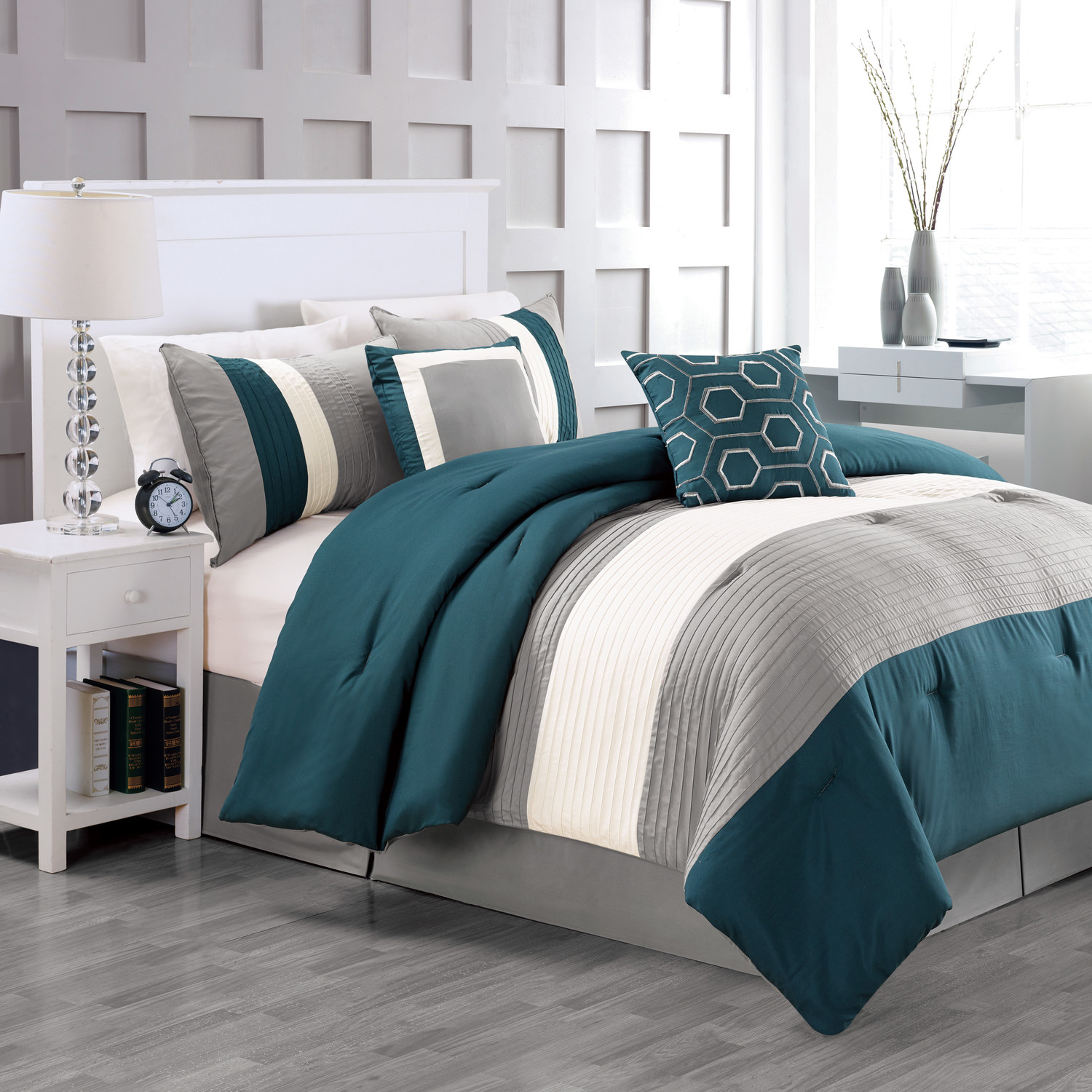Luxury Home 6 Piece Color Block Stitched Comforter Set Green Size Q Luxury Home 6 Piece Color Block Stitched Comforter Set Green Size Q Check Back Soon Blinq