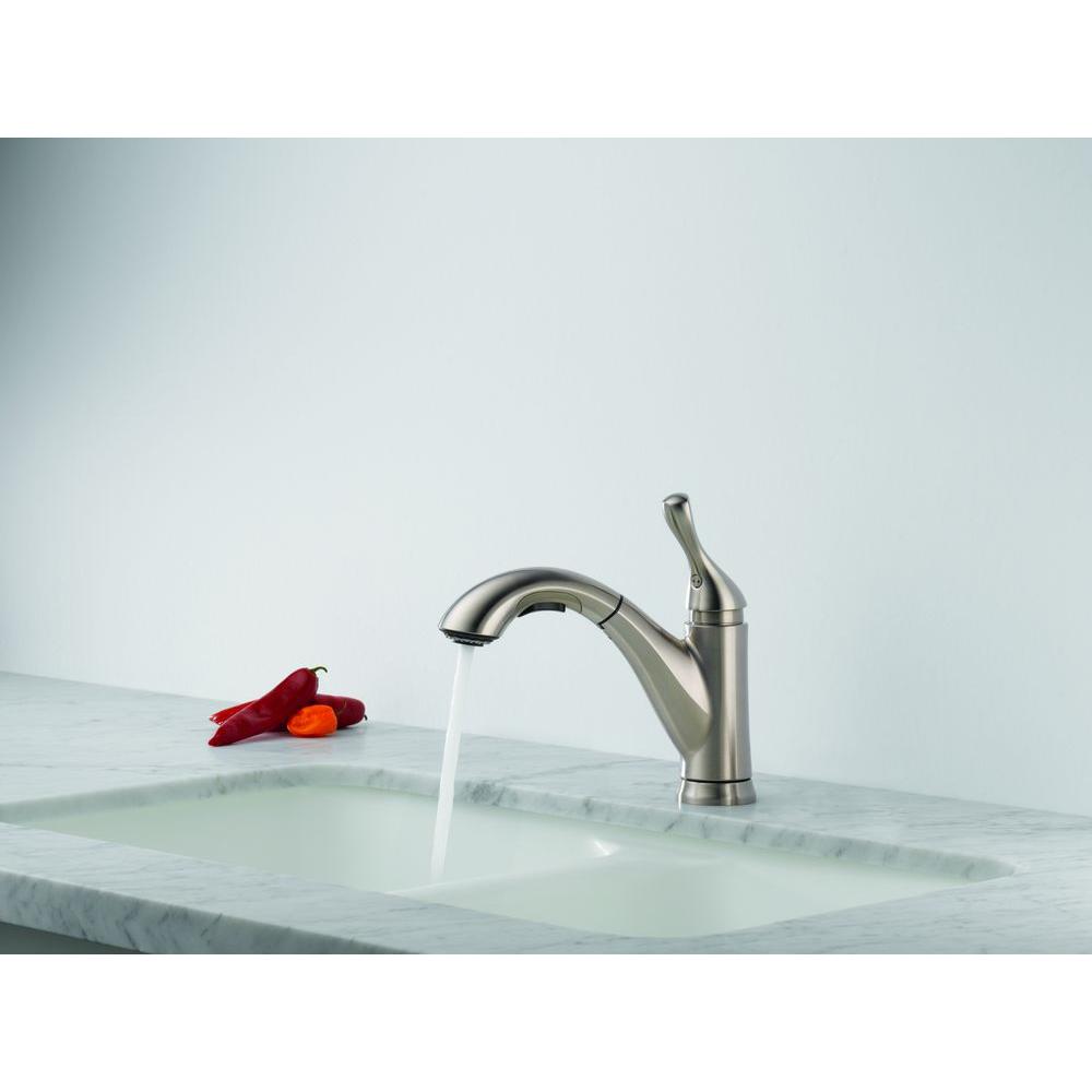 Delta Grant Single Handle Pull Out Sprayer Kitchen Faucet Chrome