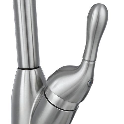 Delta Izak Single Handle Pull Down Sprayer Kitchen Faucet
