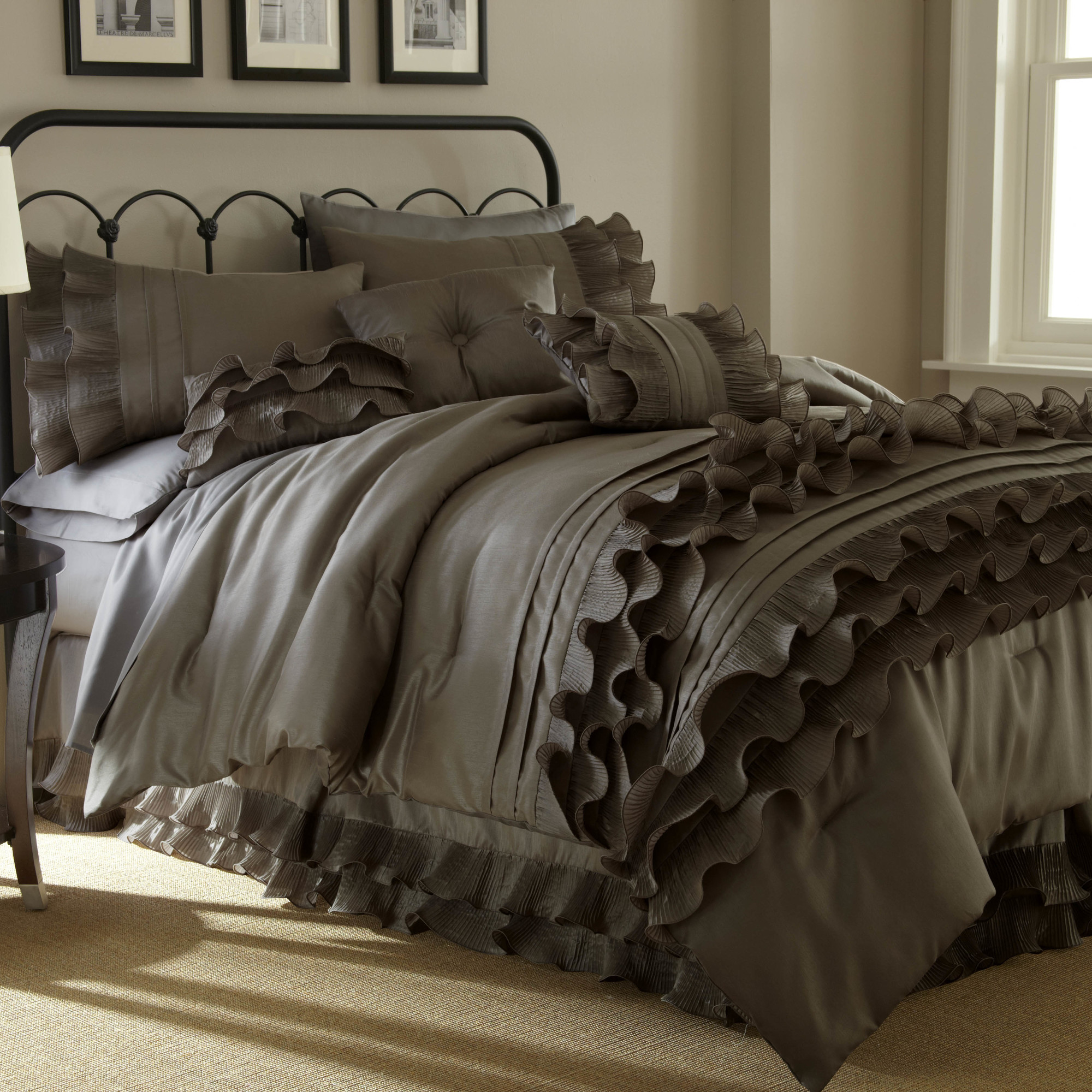 Amrapur Overseas 24 Piece Anastacia Bedding Set Platinum King Amrapur Overseas 24 Piece Anastacia Bedding Set Platinum King